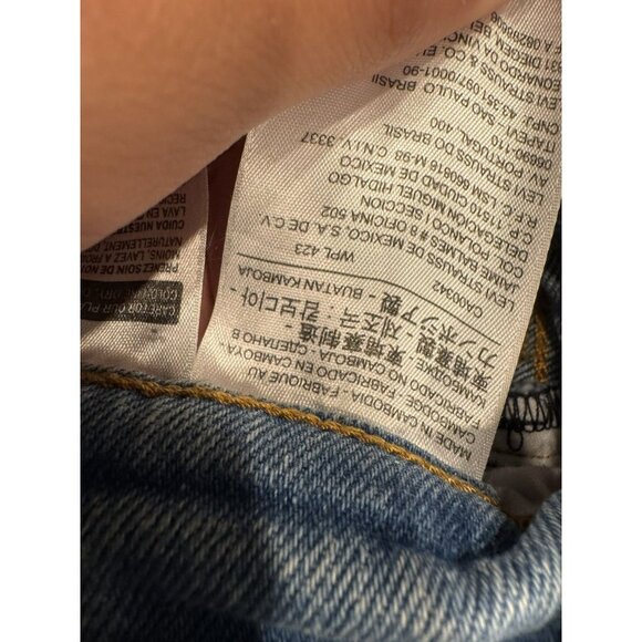Levis Women’s Wedgie Straight Distressed Jeans 28x27 EUC - Picture 5 of 7